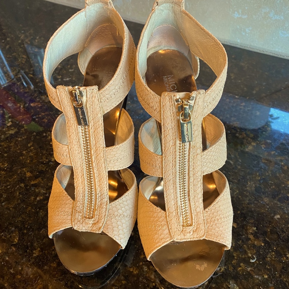 Michael Kors Tan Sandals with Gold Zippers